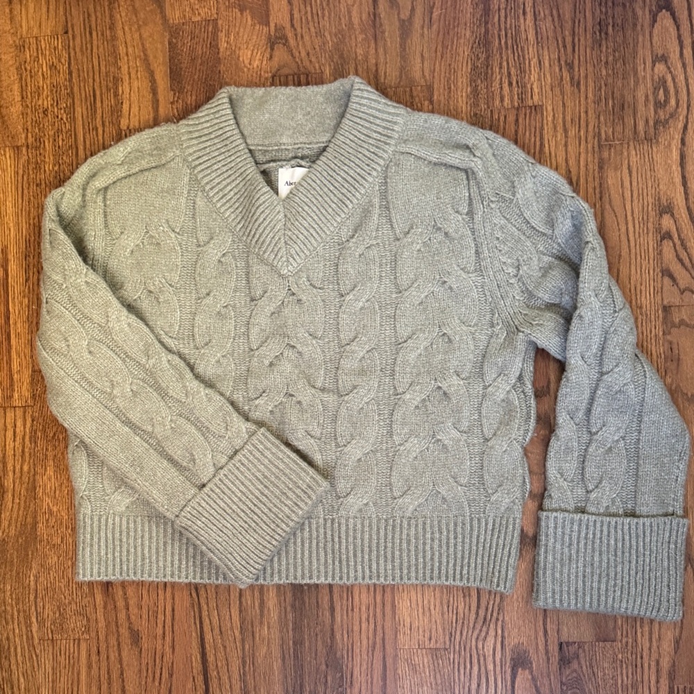 Abercrombie & Fitch Knit Sweater
